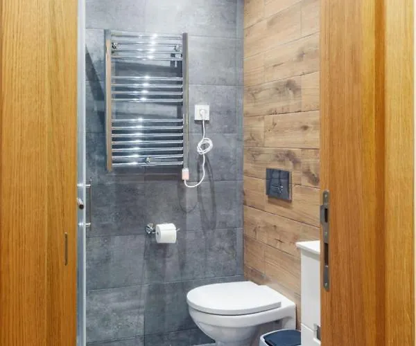 Per Silvas I Lejlighed