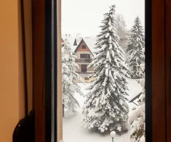 Per Silvas I Lejlighed *